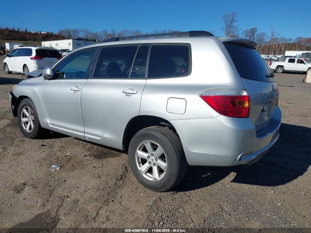 2010 TOYOTA HIGHLANDER 5TDBK3EH5AS024327 Photo 2