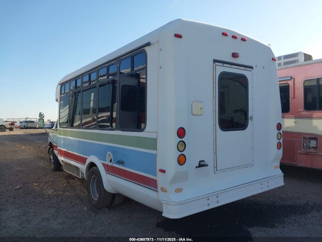 2003 FORD E-450 CUTAWAY 1FDXE45S23HA62650 Photo 2