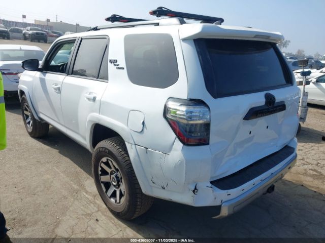 2024 TOYOTA 4RUNNER JTERU5JR3R6278015 Photo 2