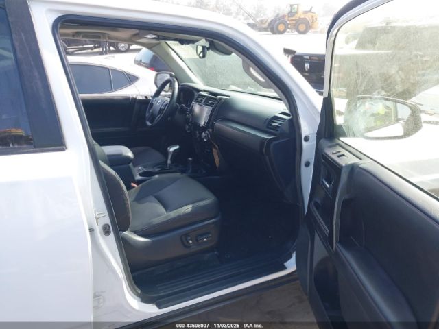 2024 TOYOTA 4RUNNER JTERU5JR3R6278015 Photo 4