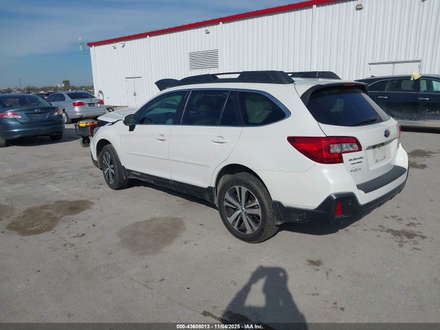 43608013 :رقم المزاد ، 4S4BSENC9J3221434 vin ، 2018 Subaru Outback 3.6r Limited مزاد بيع