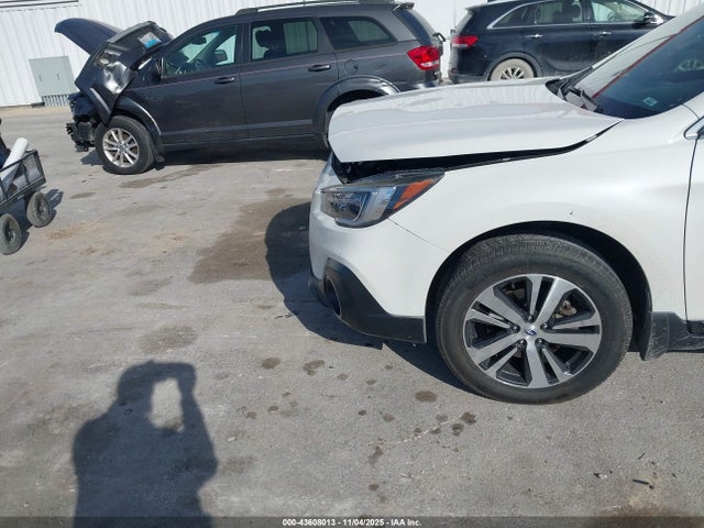 43608013 :رقم المزاد ، 4S4BSENC9J3221434 vin ، 2018 Subaru Outback 3.6r Limited مزاد بيع