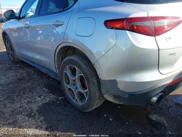 2018 ALFA ROMEO STELVIO ZASFAKPN6J7B83439 Photo 5
