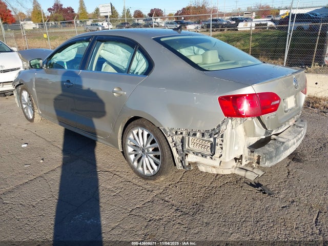 43608071 :رقم المزاد ، 3VWLL7AJ2EM225428 vin ، 2014 Volkswagen Jetta 2.0l Tdi مزاد بيع
