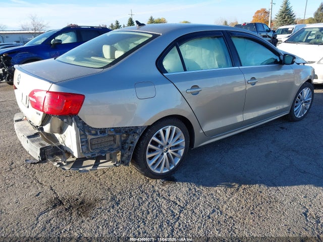 43608071 :رقم المزاد ، 3VWLL7AJ2EM225428 vin ، 2014 Volkswagen Jetta 2.0l Tdi مزاد بيع