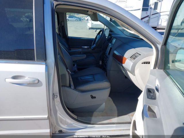 2008 CHRYSLER TOWN & COUNTRY 2A8HR54PX8R773307 Photo 4