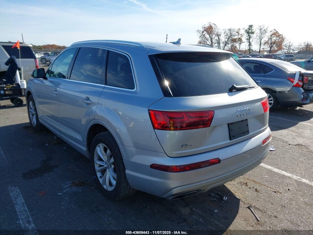 2019 AUDI Q7 WA1LAAF72KD003749 Photo 2