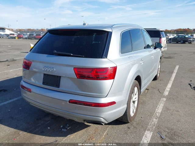 2019 AUDI Q7 WA1LAAF72KD003749 Photo 3