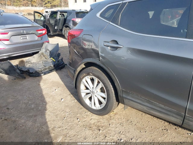 JN1BJ1CR7HW112554 Nissan Rogue Sport Sv