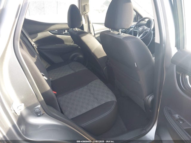JN1BJ1CR7HW112554 Nissan Rogue Sport Sv