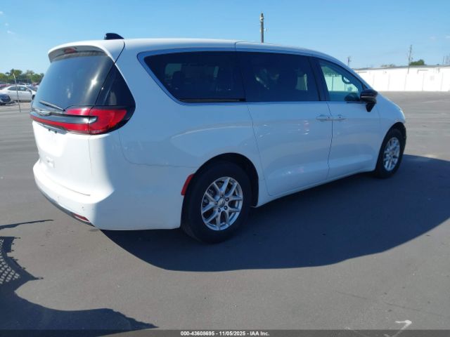 2024 CHRYSLER PACIFICA 2C4RC1BG1RR146974 Photo 3