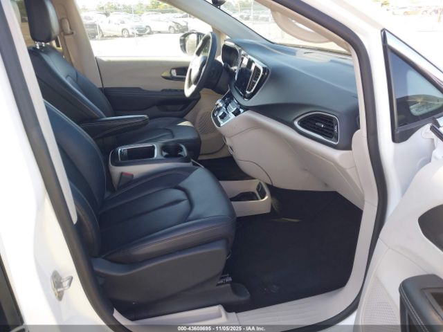 2024 CHRYSLER PACIFICA 2C4RC1BG1RR146974 Photo 4