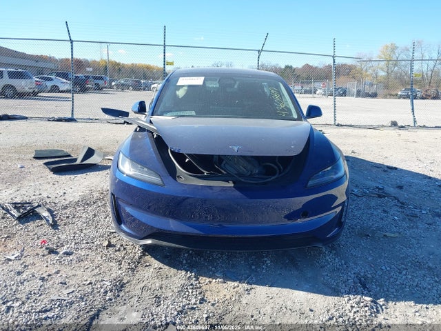 Tesla Model 3 Performance All-wheel Drive 2024 5YJ3E1ETXRF795032 Image 12