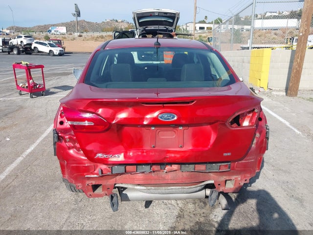 1FADP3F26JL278656 Ford FOCUS SE