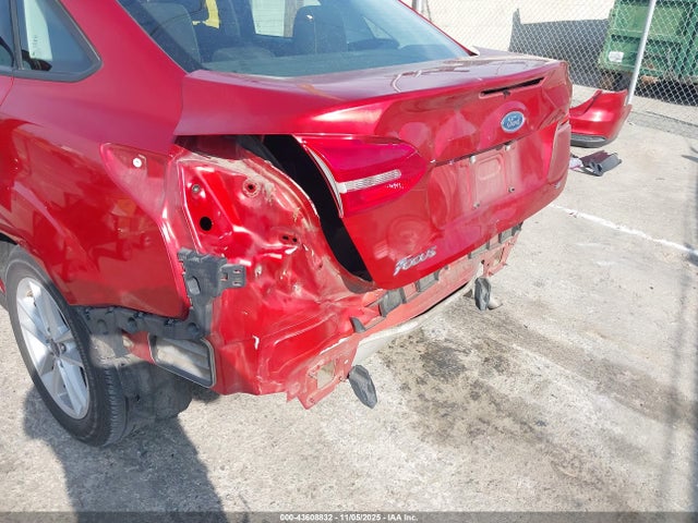 1FADP3F26JL278656 Ford FOCUS SE