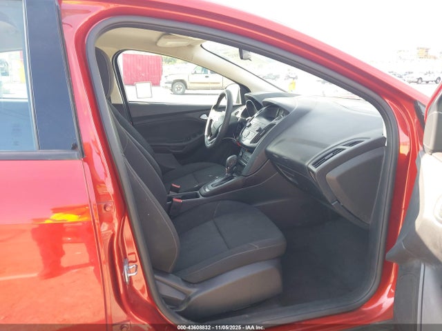 1FADP3F26JL278656 Ford FOCUS SE