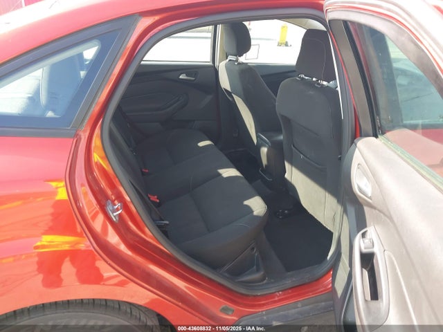 1FADP3F26JL278656 Ford FOCUS SE