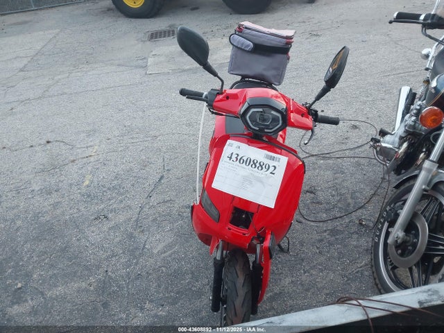 HZ2TBCNM3R1000071 Scooter 150cc