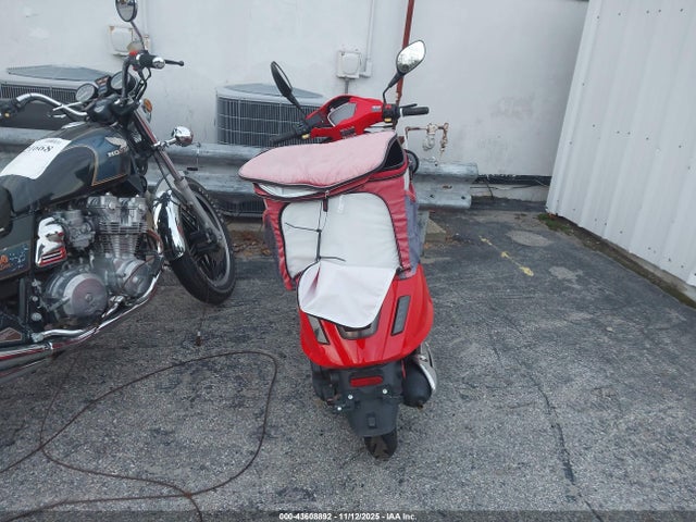HZ2TBCNM3R1000071 Scooter 150cc