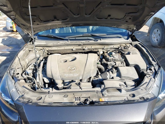 43609000 :رقم المزاد ، 3MZBN1V38JM190693 vin ، 2018 Mazda Mazda3 Touring مزاد بيع
