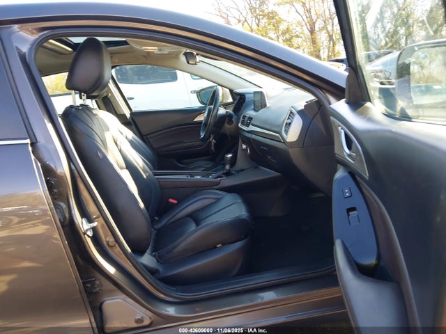 43609000 :رقم المزاد ، 3MZBN1V38JM190693 vin ، 2018 Mazda Mazda3 Touring مزاد بيع