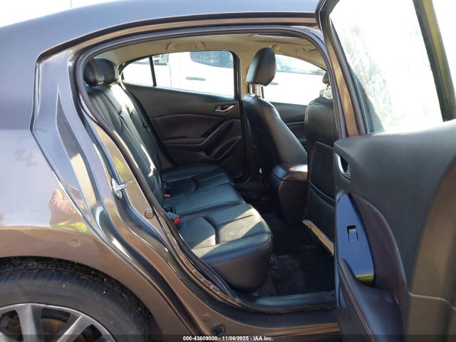 43609000 :رقم المزاد ، 3MZBN1V38JM190693 vin ، 2018 Mazda Mazda3 Touring مزاد بيع