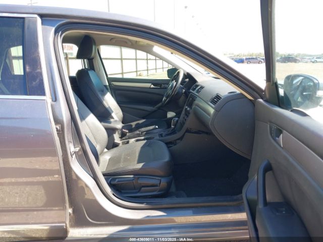 2015 VOLKSWAGEN PASSAT 1VWBV7A30FC059601 Photo 4