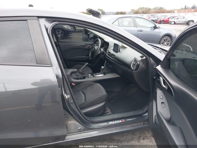 3MZBM1U77FM207160 Mazda Mazda3 I Sport