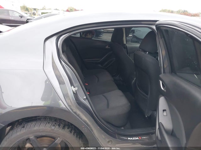 3MZBM1U77FM207160 Mazda Mazda3 I Sport
