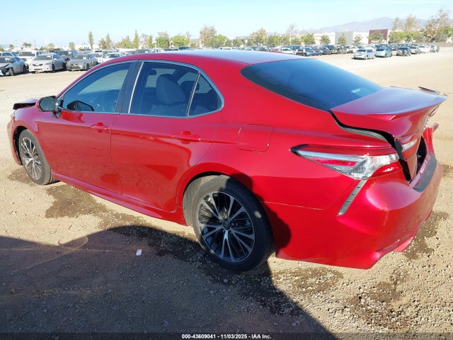 4T1B11HKXJU561121 Toyota CAMRY SE