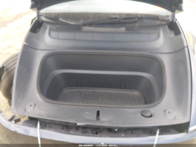 2026 TESLA MODEL Y 7SAYGDEE6TA395060 Photo 9