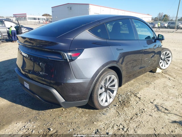 2026 TESLA MODEL Y 7SAYGDEE6TA395060 Photo 3