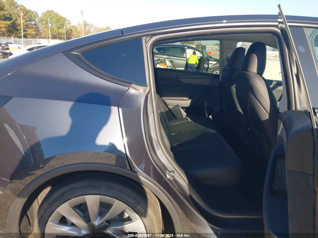 2026 TESLA MODEL Y 7SAYGDEE6TA395060 Photo 7