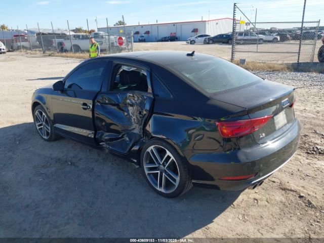 2018 AUDI A3 WAUAUGFF9J1035528 Photo 2
