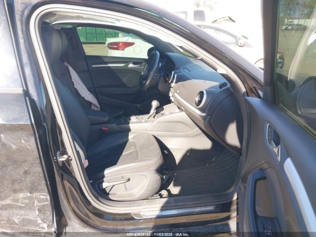 2018 AUDI A3 WAUAUGFF9J1035528 Photo 4
