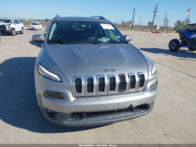 1C4PJLCB9GW282494 Jeep Cherokee Latitude