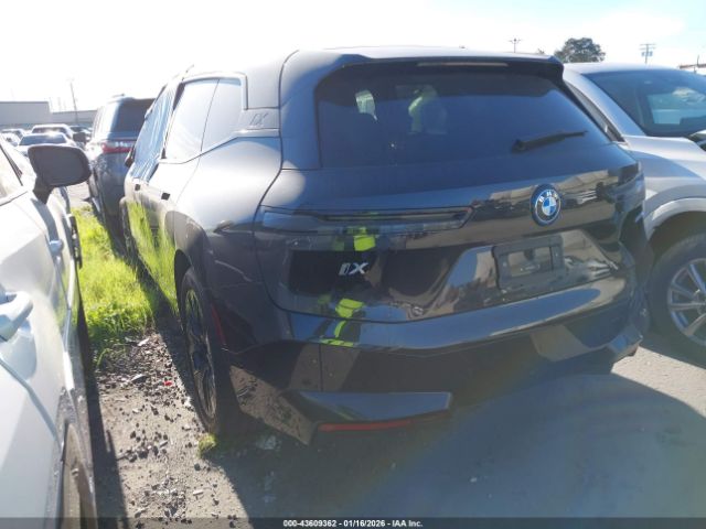 2024 BMW IX WB523CF02RCR23807 Photo 2