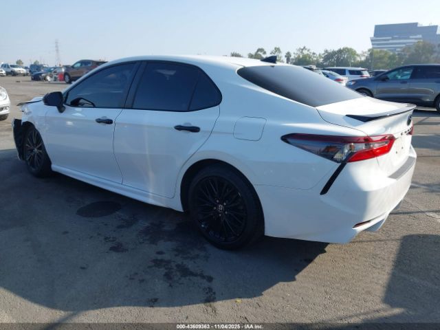 2021 TOYOTA CAMRY 4T1T11AK1MU492709 Photo 2