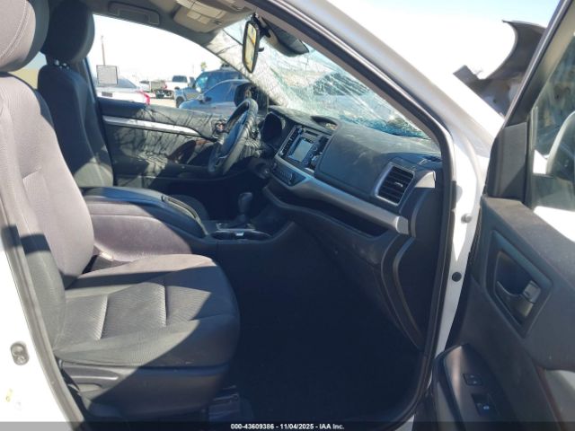 2017 TOYOTA HIGHLANDER 5TDZARFH0HS027696 Photo 4