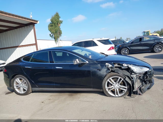 Tesla Model S 60/70/85 2015 5YJSA1E19FF116630 Image 13