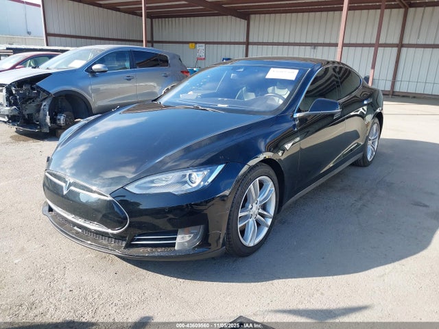 Tesla Model S 60/70/85 2015 5YJSA1E19FF116630 Image 2