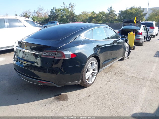 Tesla Model S 60/70/85 2015 5YJSA1E19FF116630 Image 4
