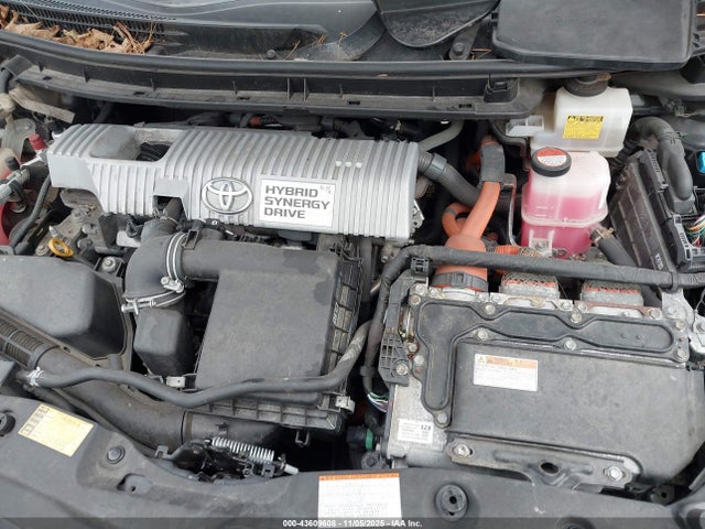 Toyota Prius Three 2015 JTDKN3DU4F0426260 Image 10