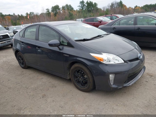 Toyota Prius Three 2015 JTDKN3DU4F0426260 Image 13
