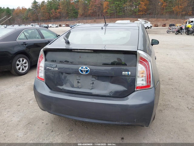 Toyota Prius Three 2015 JTDKN3DU4F0426260 Image 16