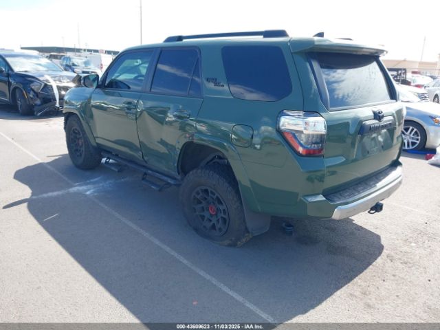 2022 TOYOTA 4RUNNER JTERU5JR2N6082853 Photo 2