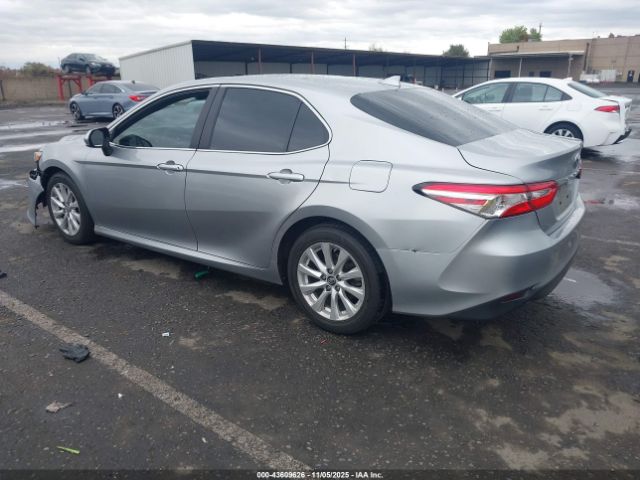 2019 TOYOTA CAMRY 4T1B11HK0KU770157 Photo 2