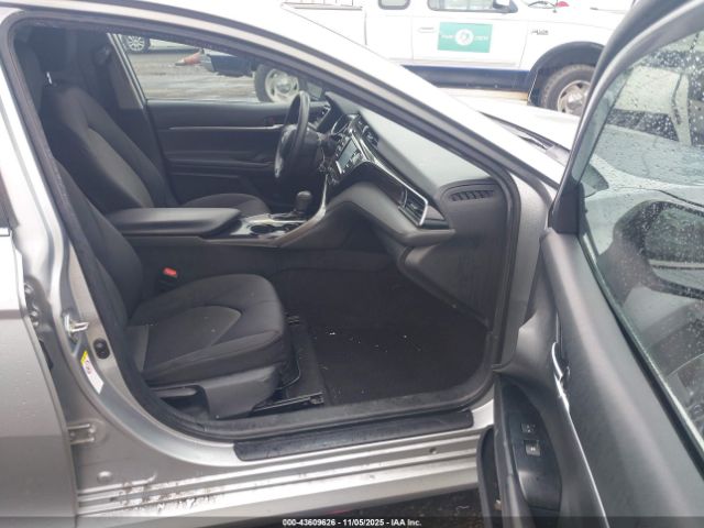 2019 TOYOTA CAMRY 4T1B11HK0KU770157 Photo 4