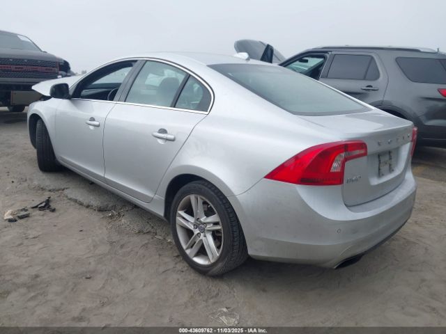 2015 VOLVO S60 YV126MFD2F1313721 Photo 2
