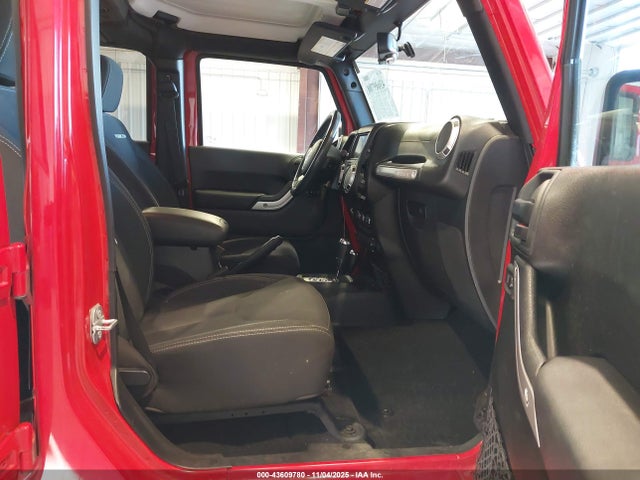 1C4BJWFG2HL617794 Jeep Wrangler Unlimited Rubicon 4x4